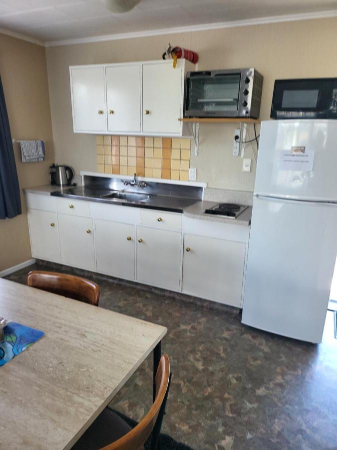 Totara Lodge Motel Levin Extérieur photo