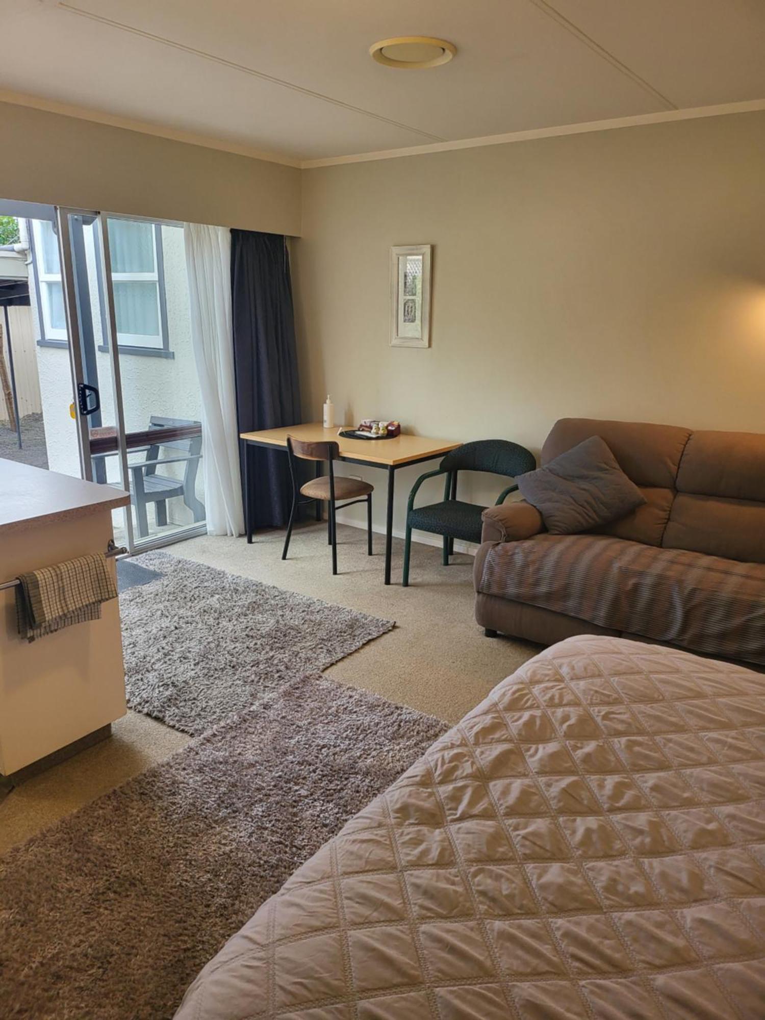 Totara Lodge Motel Levin Extérieur photo