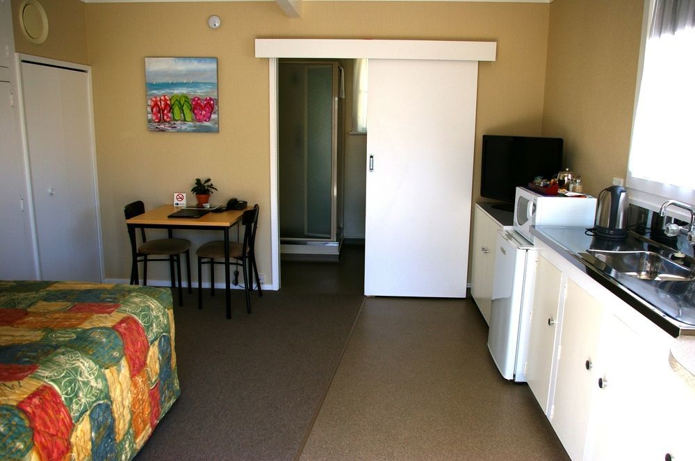Totara Lodge Motel Levin Extérieur photo