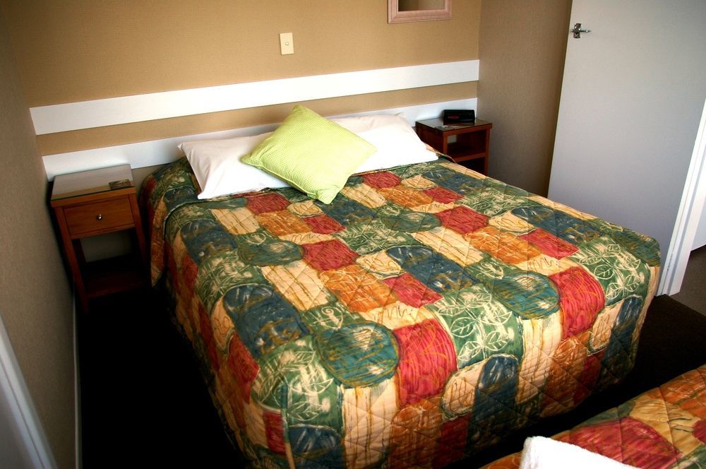 Totara Lodge Motel Levin Extérieur photo