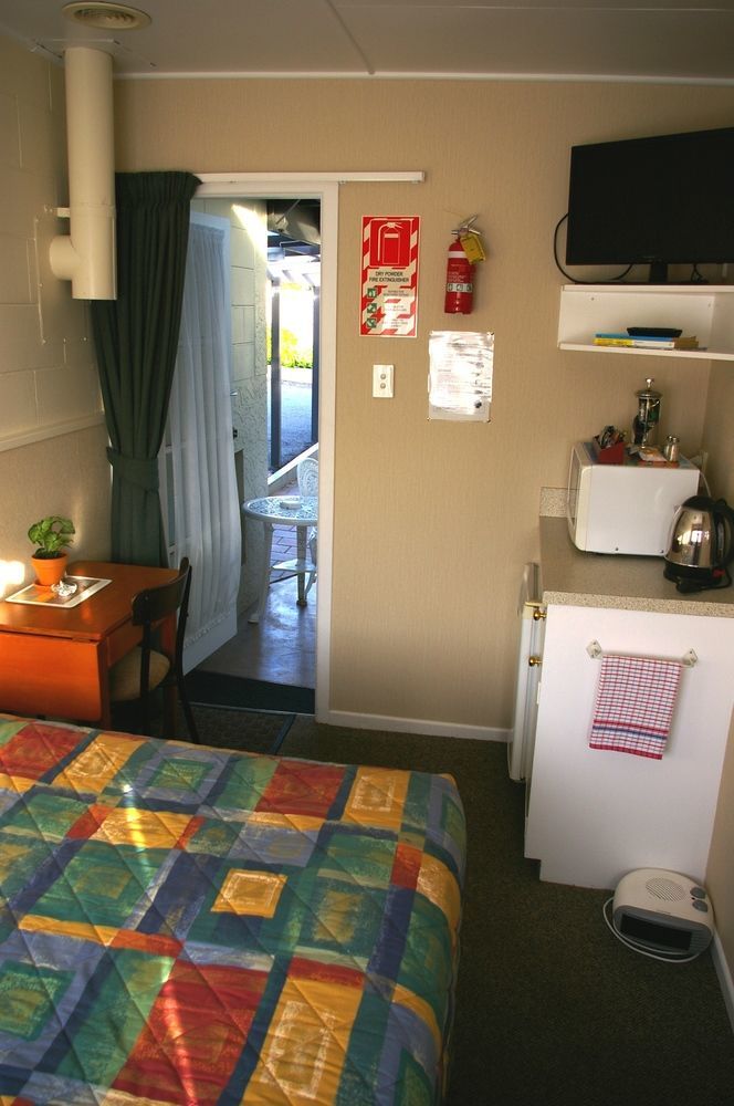 Totara Lodge Motel Levin Extérieur photo