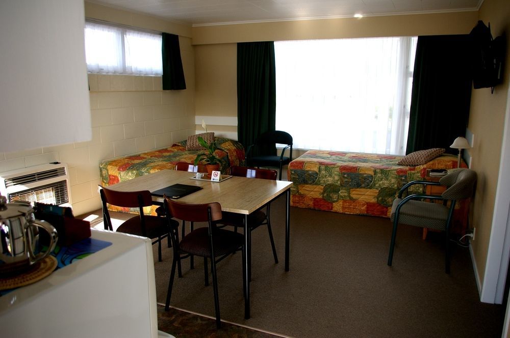 Totara Lodge Motel Levin Extérieur photo