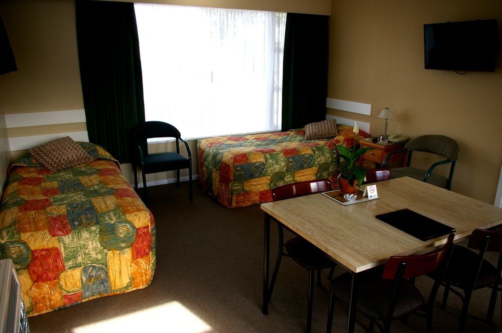 Totara Lodge Motel Levin Extérieur photo