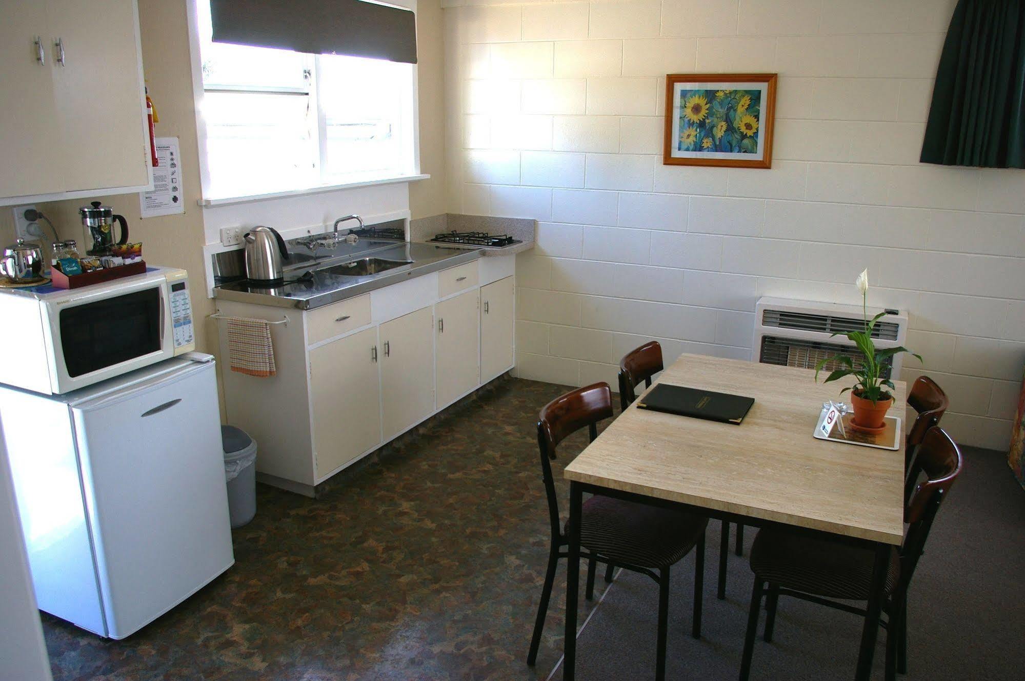 Totara Lodge Motel Levin Extérieur photo
