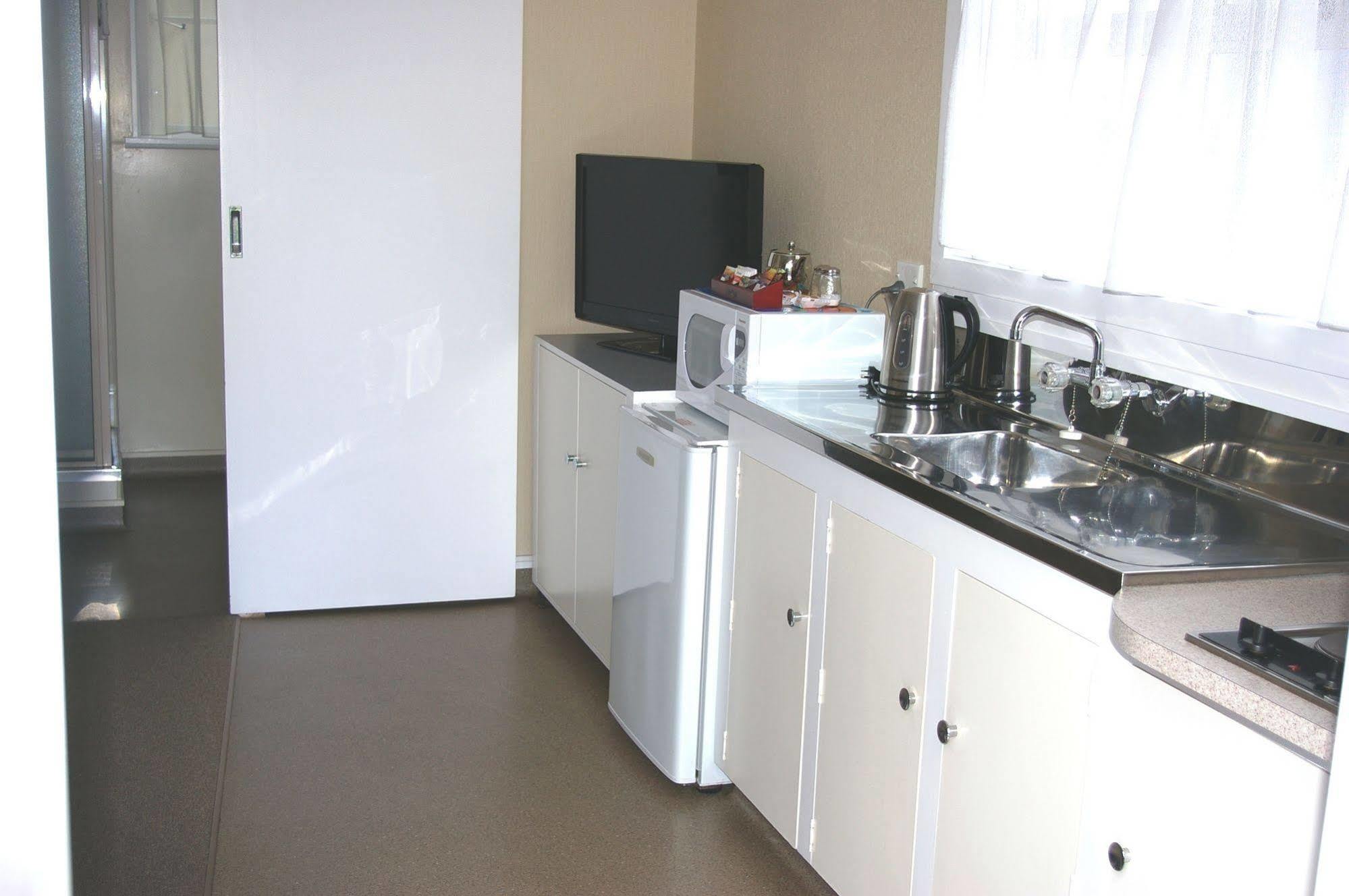 Totara Lodge Motel Levin Extérieur photo