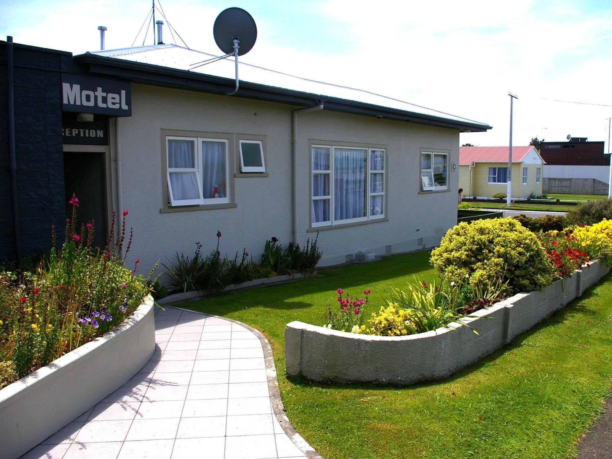 Totara Lodge Motel Levin Extérieur photo